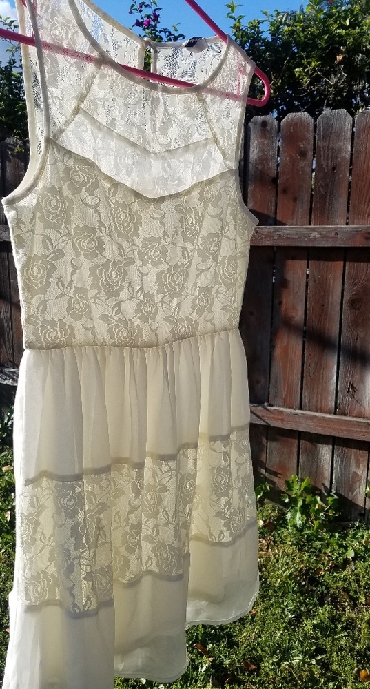 🌼Cream colored dress🌼
